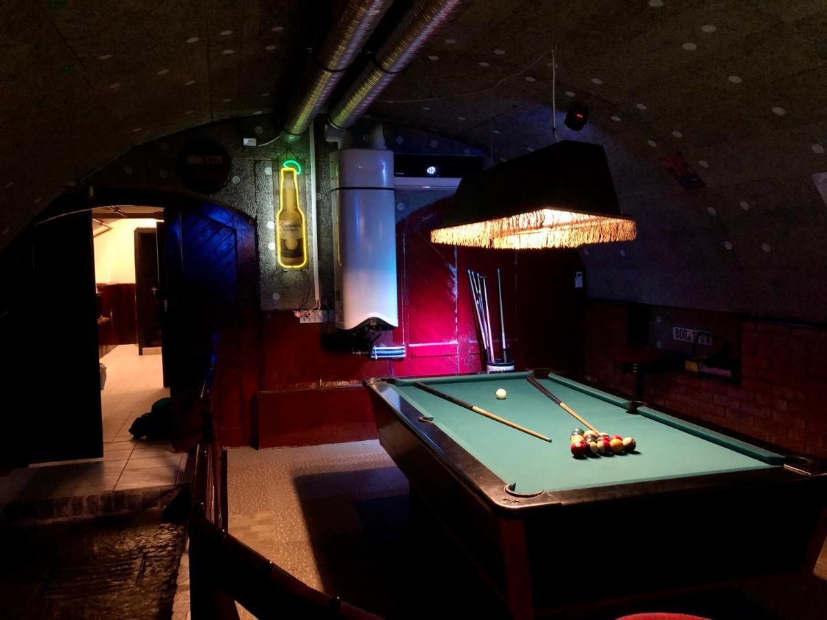 Whole Basement Former Pub 5 For Stag Do Budapest Extérieur photo