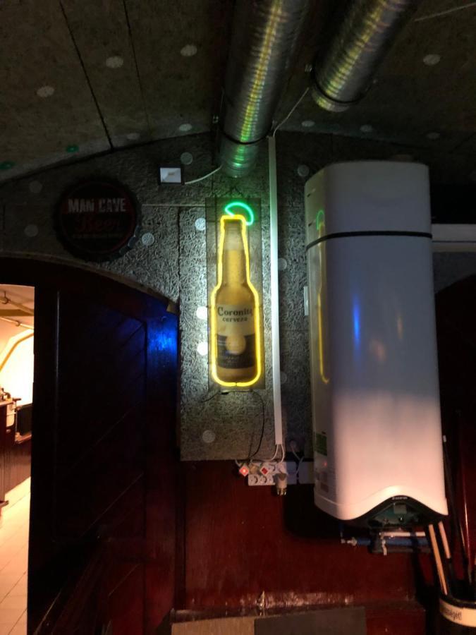 Whole Basement Former Pub 5 For Stag Do Budapest Extérieur photo