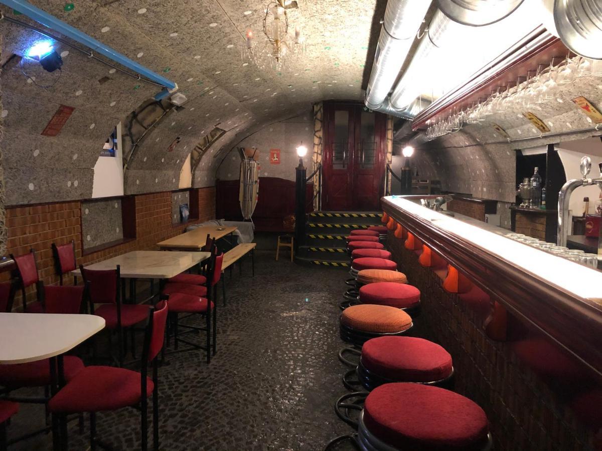 Whole Basement Former Pub 5 For Stag Do Budapest Extérieur photo