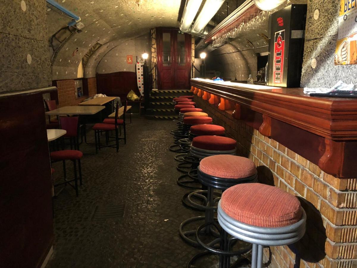 Whole Basement Former Pub 5 For Stag Do Budapest Extérieur photo