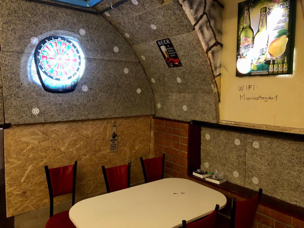 Whole Basement Former Pub 5 For Stag Do Budapest Extérieur photo
