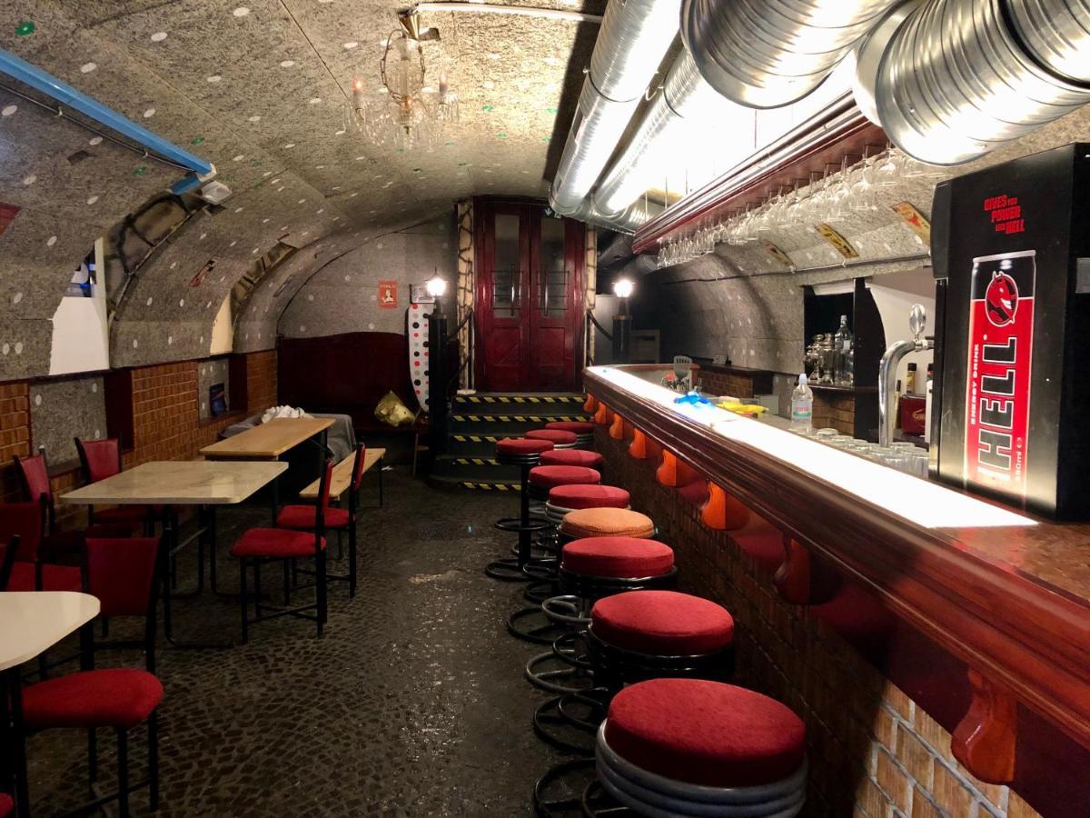 Whole Basement Former Pub 5 For Stag Do Budapest Extérieur photo